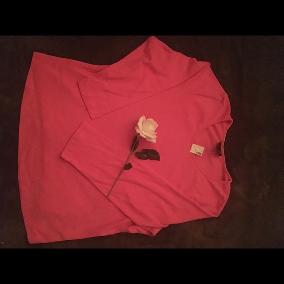 Long-sleeve plus size pullover type shirt. - Picture 2 of 2